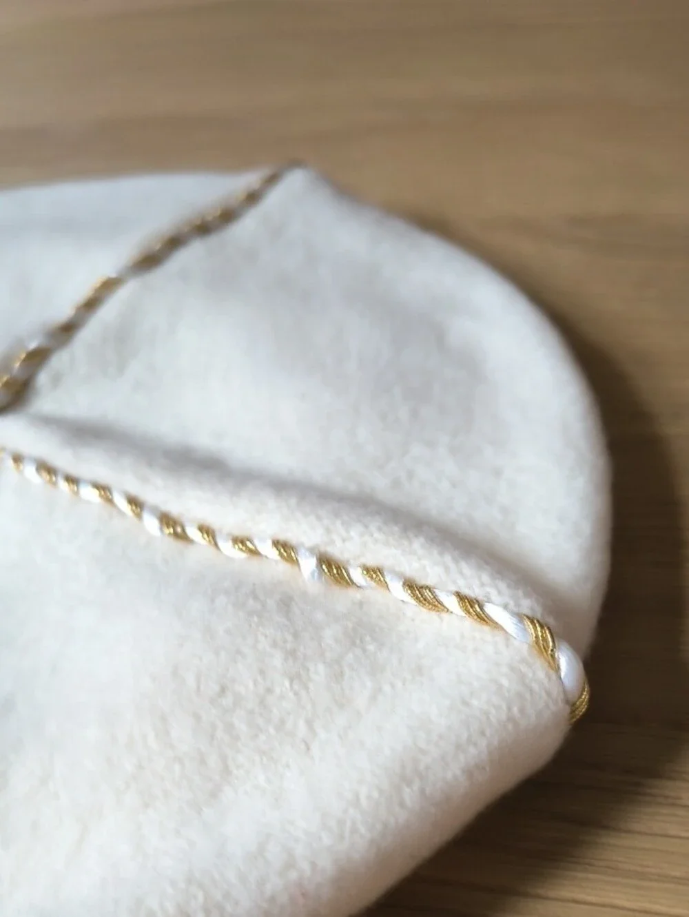 VTG Liz Claiborne Cream Wool Beret Hat Gold Metallic Trim Czech Republic NWOT